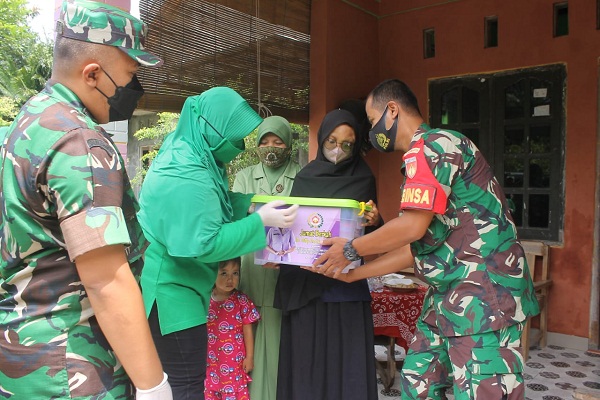 Persit Kodim Sragen Menggelar Jumat Berkah Ibu Hetty Andika Perkasa