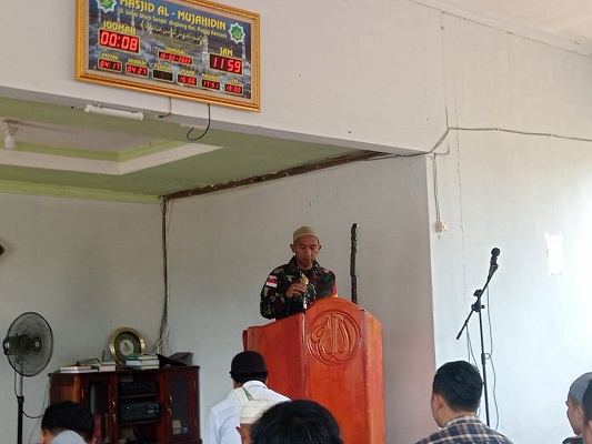 Pertebal Keimanan Dan Ketakwaan Anggota Satgas Yonif 144/JY Khutbah Jum'at di Masjid Al Mujahidin Perbatasan