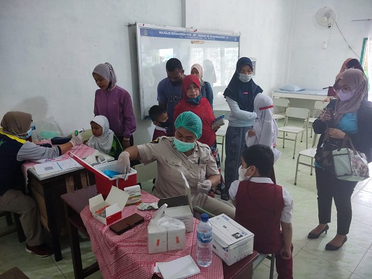 Polsek Medan Timur Melakukan Vaksinasi Tahap II kepada 112 Anak