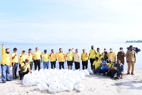 Semarakkan Perayaan Natal Partai Golkar Sumut Adakan Gerak Jalan Sehat, Tabur 30. 000 Bibit Ikan