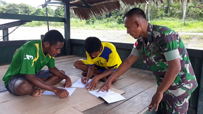 Bina Pemuda di Perbatasan, Satgas Pamtas Yonif 126/KC Memberikan Pelatihan Gratis Kiat-Kiat Mendaftar TNI