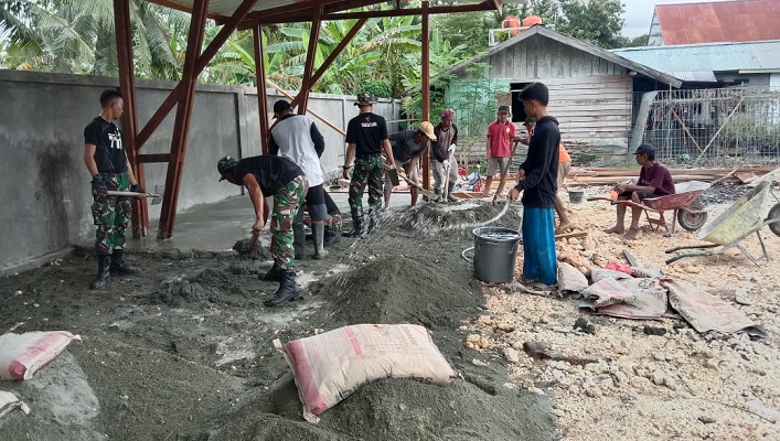 Jelang Bulan Puasa, Satgas Pamtas RI-PNG Yonif 711/Raksatama Membantu Karya Bakti