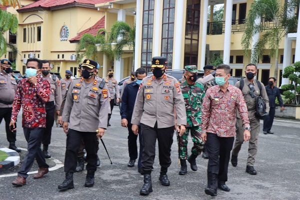 Kunker di Polres Rohil, Kapolda Rohil Tinjau Proses Gebyar Vaksinasi Berhadiah
