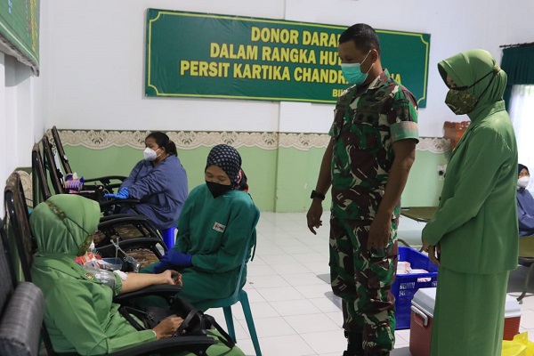 Persit KCK Cabang XXII Kodim 0808/Blitar Menggelar Donor Darah