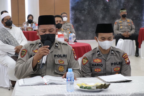 Polda Kalbar Memperingati Isra Mi’raj Nabi Muhammad SAW 1443 H Secara Virtual