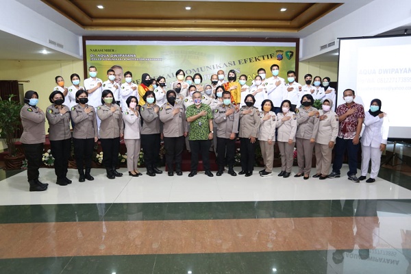 Rumkit Bhayangkara Gelar Pelatihan Komunikasi Efektif untuk Pelayanan Rumah Sakit, Dokter Hingga Cleaning Service