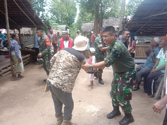 Satgas Kodim Maluku Yonarhanud 11/WBY Laksanakan Anjangsana di Dusun Kodamara Negeri Rohomoni