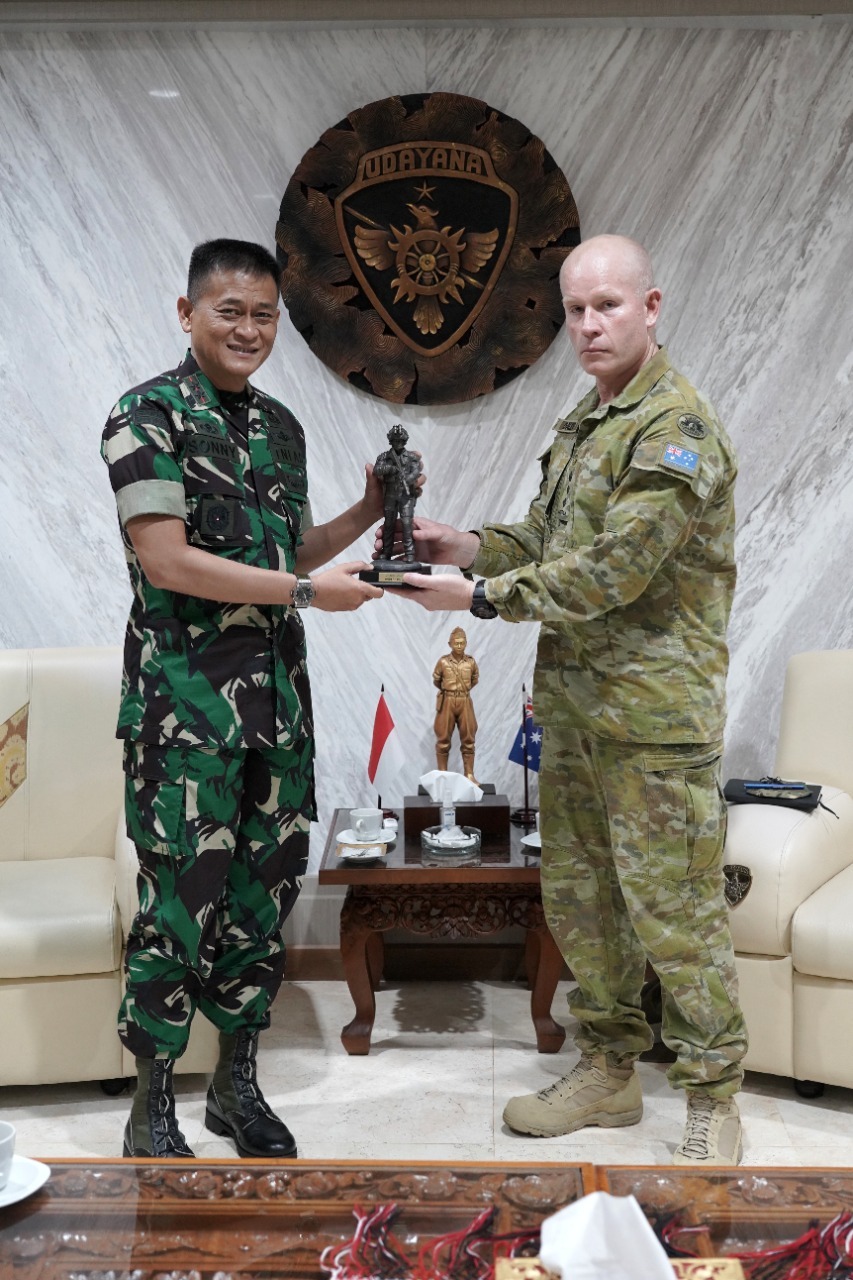 Jaga Hubungan Bilateral, Pangdam IX/Udayana Menerima Kunjungan Atase Darat Australia