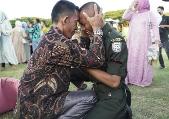 Bangga dan Tetesan Airmata Bahagia Terlihat Saat Pelantikan Tamtama TNI-AD di Bumi Serambi Mekah
