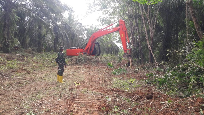 Buka Jalan 3000 Meter di Dusun V Cinta Maju Desa Lama, Kodim 0203/Langkat Kerahkan Alat Berat