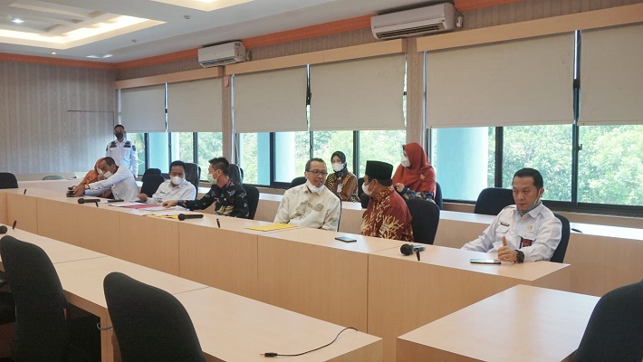 Bupati Rohil Audiensi Bersama Rektor Unri Membahas Kerjasama Program Beasiswa