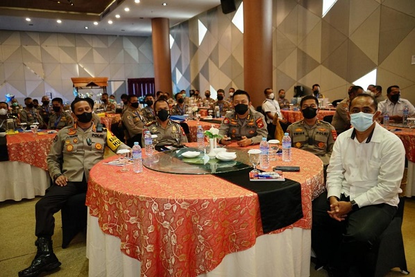 Kapolda Kalbar Membuka Rakerwas Itwasda Polda Kalbar T.A 2022