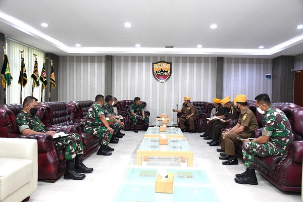 Pangdam I/BB Mempererat Silaturahmi dengan Veteran