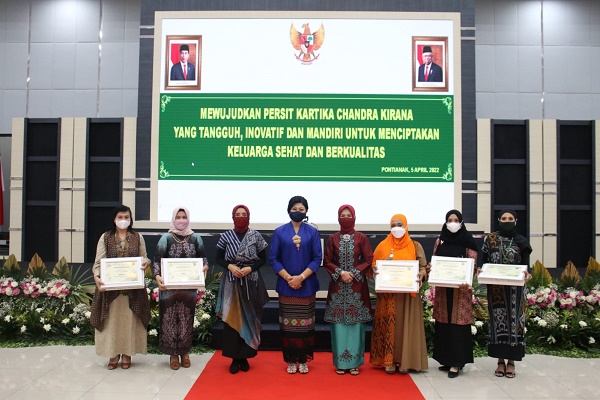 Persit KCK Daerah XII/Tanjungpura Menggelar Syukuran HUT ke-76 Tahun