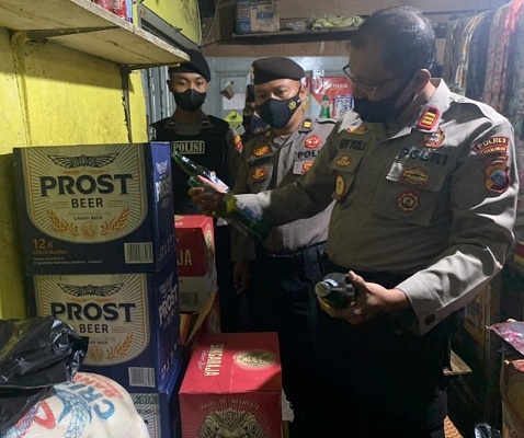 Ratusan Botol Miras kembali Diamankan oleh Sat Samapta Polres Pekalongan