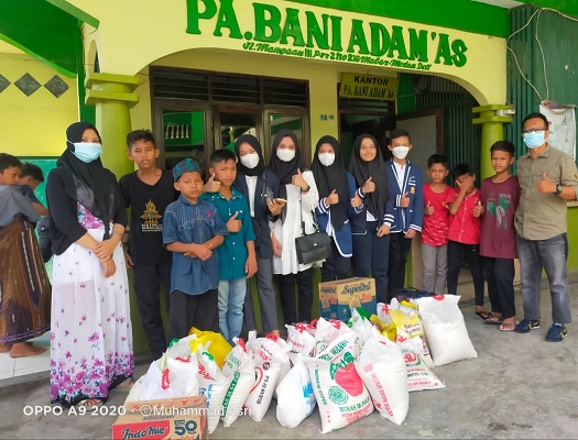 SMPN 7 Medan Membantu Berikan Sembako dan Pakaian ke Panti Asuhan