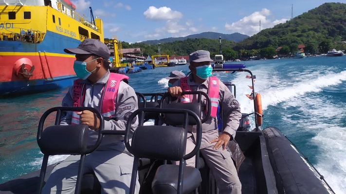 Bakamla RI Mengamankan Jalur Mudik di Perairan Karangasem Bali
