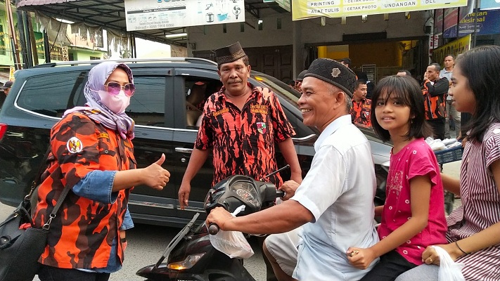 Jelang Buka Puasa, PAC PP DK. P. Simalingkar Berbagi 300 Takjil