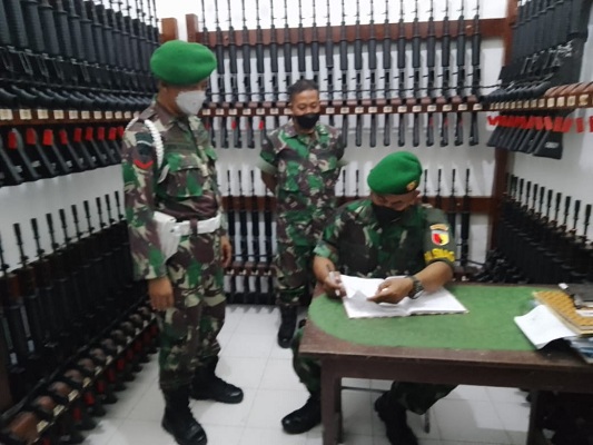 Pengecekan Gudang Senjata di Gudang Senjata Kodim 0808 dalam Rangka Kesiapsiagaan Satuan