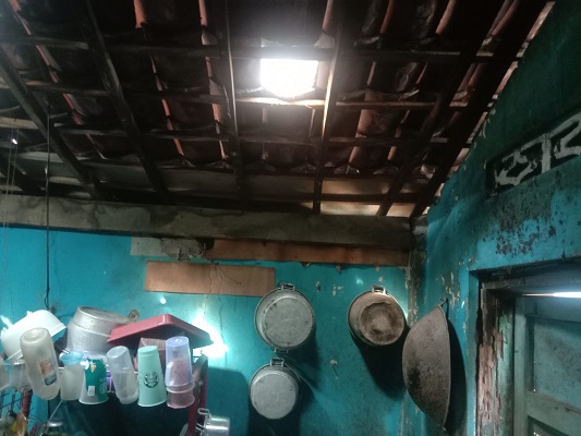 Serma Yudhi Mengecek Langsung Kondisi Rumah Warga yang Mau Direhab agar Tepat Sasaran