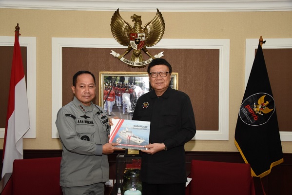 Bahas Pengembangan Organisasi, Kepala Bakamla RI Menemui Menteri PANRB di Jakarta