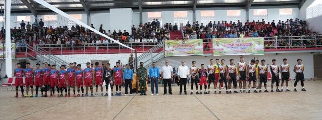 Bupati Pakpak Bharat Membuka Turnamen Bola Voli