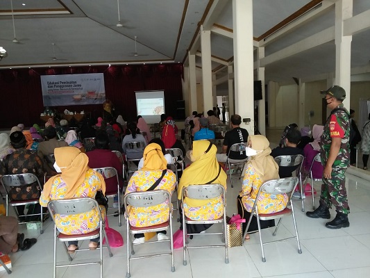 Danramil 03 Serengan dan Babinsa Jayengan Mengikuti Kegiatan Tiem Edukasi Pembuatan dan Penggunaan Jamu
