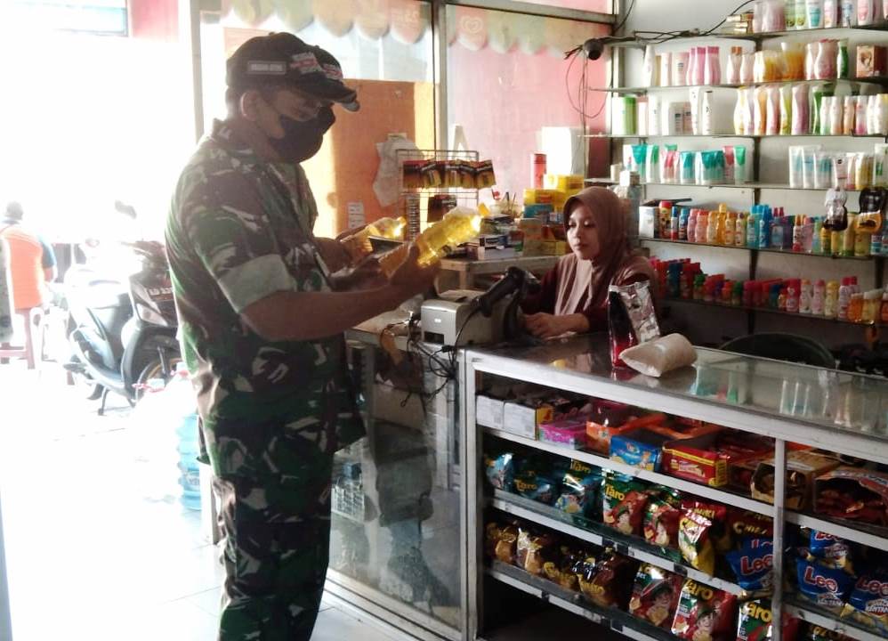 Datangi Minimarket Koramil 03/Bulu Cek Stok dan Harga Minyak Goreng