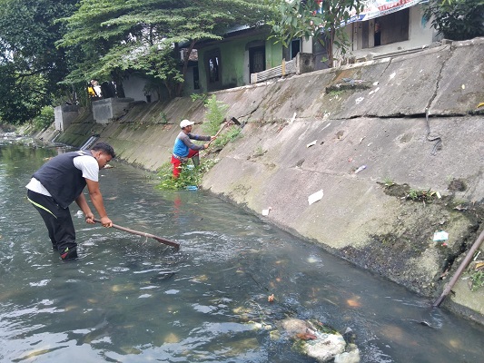Jajaran Kecamatan Medan Petisah Rutin Menggelar Gotong-royong di Sungai Sei Putih