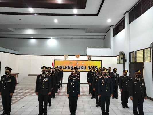 Jajaran PJU Polres Kuburaya Mengikuti Upacara Hari Lahir Pancasila