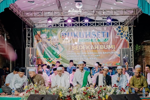 Kades Dukuhseti Menggelar Sholawatan