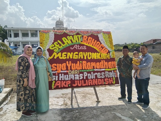 Kasi Humas Polres Rohil Mengunjungi Kediaman Awak Media