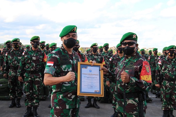 Pangdam XII/Tpr Melepas Satgas Yonif 144/Jaya Yudha Kembali ke Home Base
