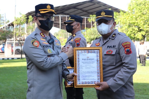 Penghargaan Diterima oleh 54 Anggota Polres Kendal