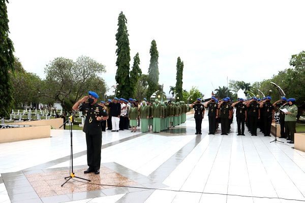 Peringati HUT ke-76 Corps Polisi Militer TNI AD, Korps Baret Biru Kodam XII/Tpr Menggelar Ziarah