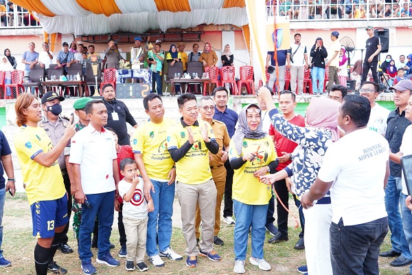 Dibuka Bupati Rohil, Hospital Super League Hadirkan Mantan Pemain Timnas Budi Sudarsono