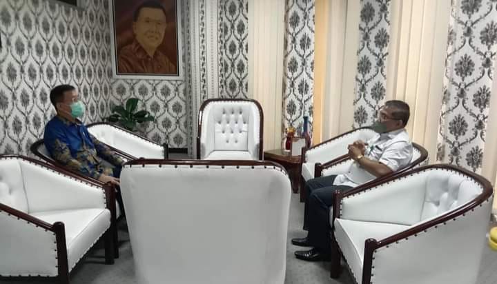 Ketua Dewan Perwakilan Rakyat Daerah (DPRD) Medan Hasyim SE menerima kunjungan Ketua Pengadilan Negeri Medan Kelas 1 A Khusus Setyanto Hermawan, SH, M.Hum di gedung dewan Jalan Kapten Maulana Lubis Medan