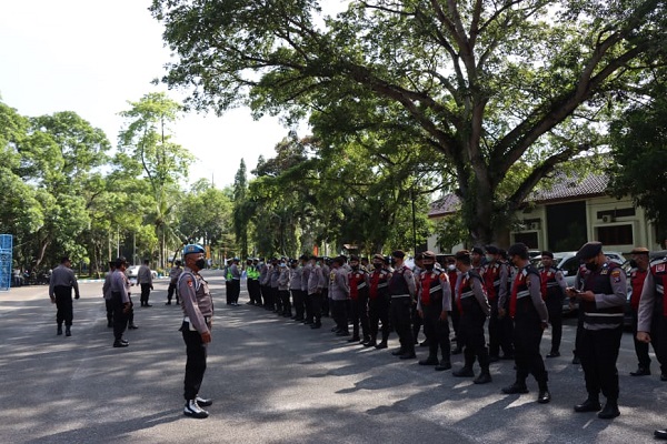 Polresta Deli Serdang Kawal Unras Damai DPP AMPK