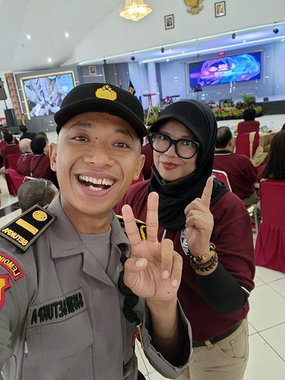 Ternyata Kompol (P) Hj. Trila Murni SH Mantan Kapolsek Medan Helvetia Ngefans Sama Pak Bhabin Herman Purworejo
