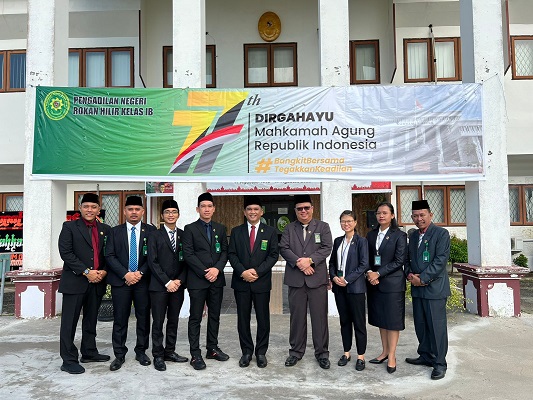 PN Rohil Memperingati Upacara HUT Mahkamah Agung RI ke-77 dengan Khidmat