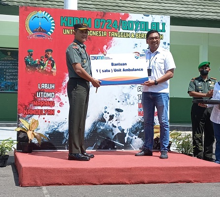 Danrem 074/Wrt Menerima Secara Simbolis Hibah Mobil Ambulance dari BRI