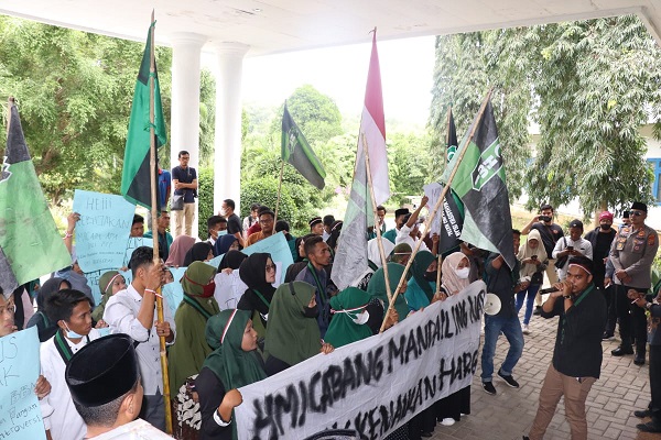 Kapolres Madina: Pelaksanaan Unjuk Rasa Penolakan Kenaikan Bersubsidi Berjalan dengan Aman dan Kondusif