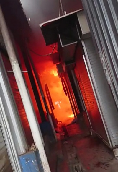 Pasar Dungus Madiun Terbakar, Puluhan Kios Hangus