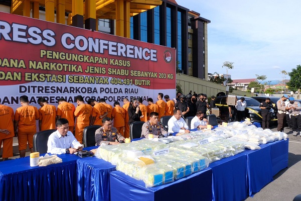 Pengungkapan 203 Kg Sabu dan 404.491 Butir Ekstasi Berhasil Diungkap Tim Polda Riau