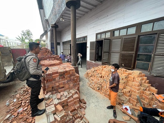 Polda Sumut Kirim 57 Truk Material Bangunan untuk Korban Gempa di Taput