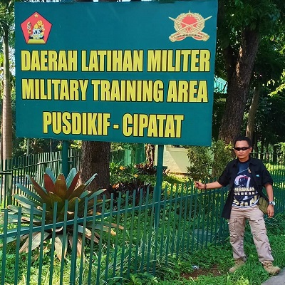 Terkait Pemberitaan Judi dan Tangani Kasus Penipuan Mobil Rental, Rumah Pemred Portal Berita Militer Okebung.com Mulai Diteror Pria Berambut Cepak