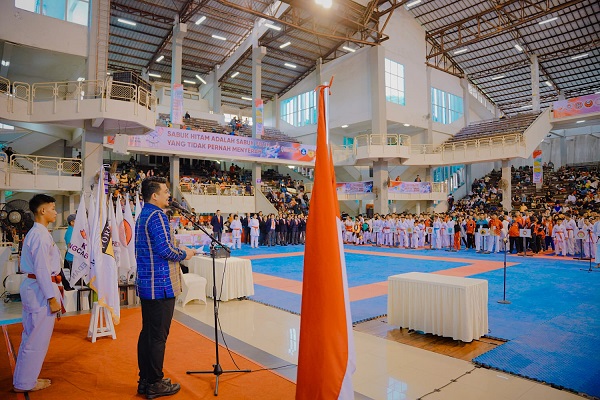 Buka Turnamen Karate Pelajar Sister City Cup I, Bobby Nasution Salurkan Bakat dan Minat dengan Positif