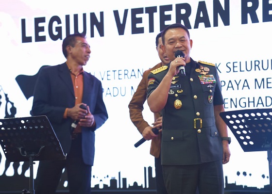 Momen Keakraban Kasad Bersama Veteran di Tasyakuran HUT ke-66 LVRI