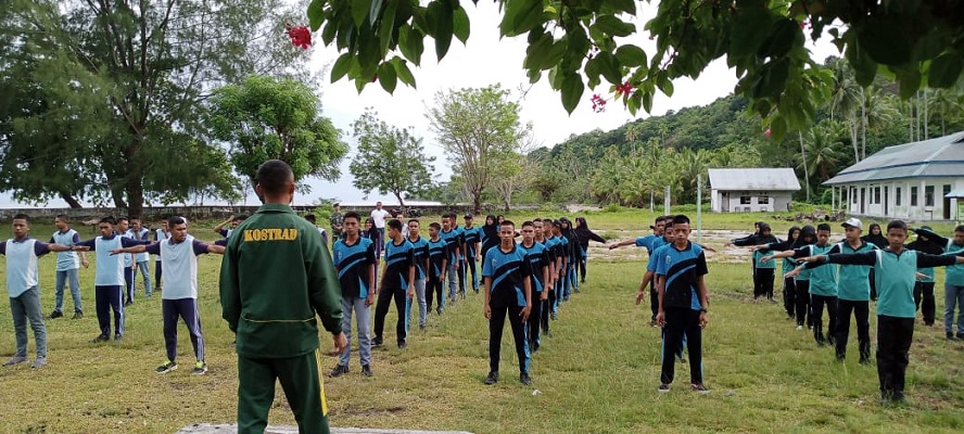 Satgas Yonarmed 1 Kostrad Mengajarkan Seni Bela Diri