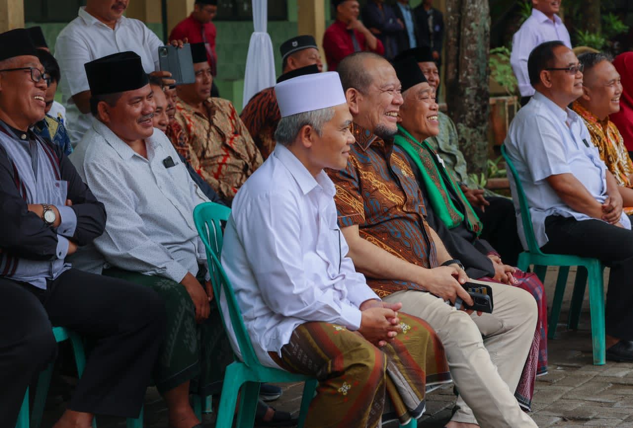 Kunjungan Reses di Jatim, LaNyalla Datangi Pondok Pesantren Al Rosyid Kendal Dander
